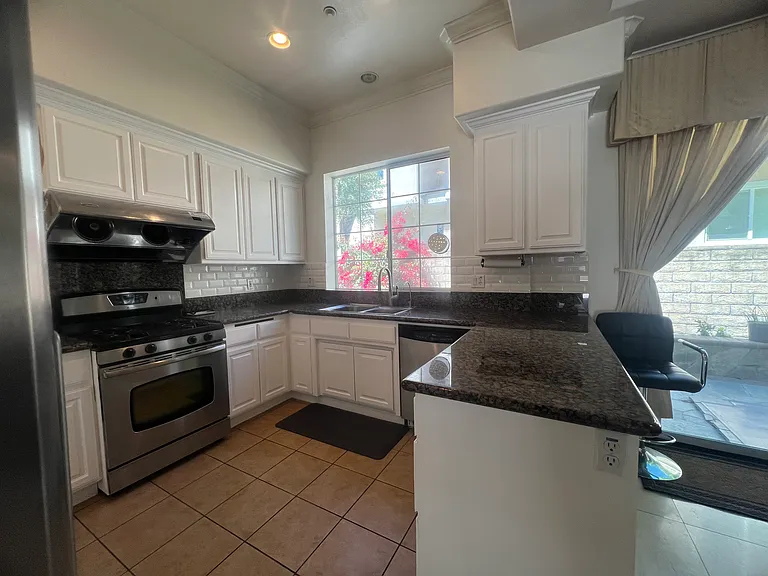 525 S 5th Ave #C — Photo 18