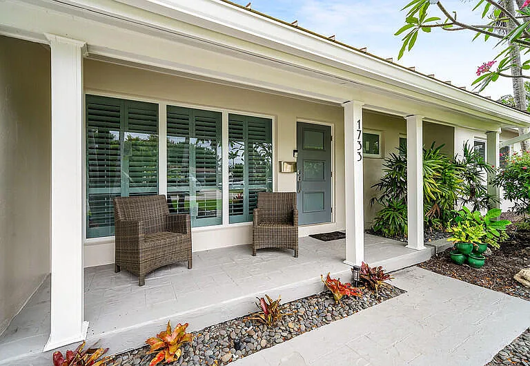 1733 Coral Gardens Dr — Photo 17