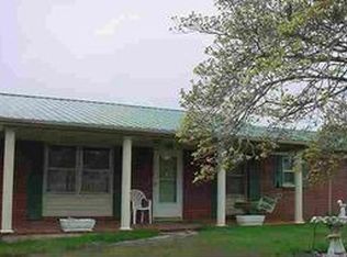 624 Central St, Hudson, NC 28638