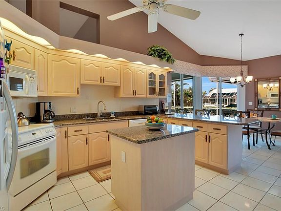 3rd image of 4912 SW 11th Pl