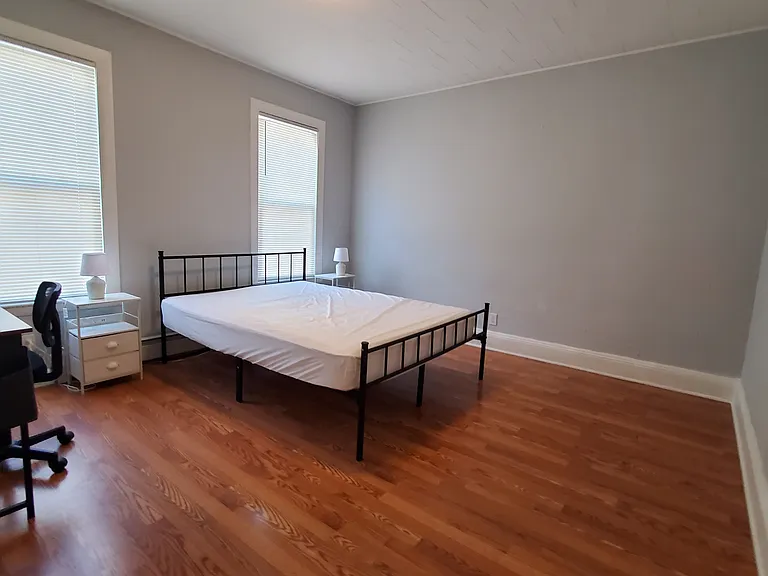 Bedroom #1