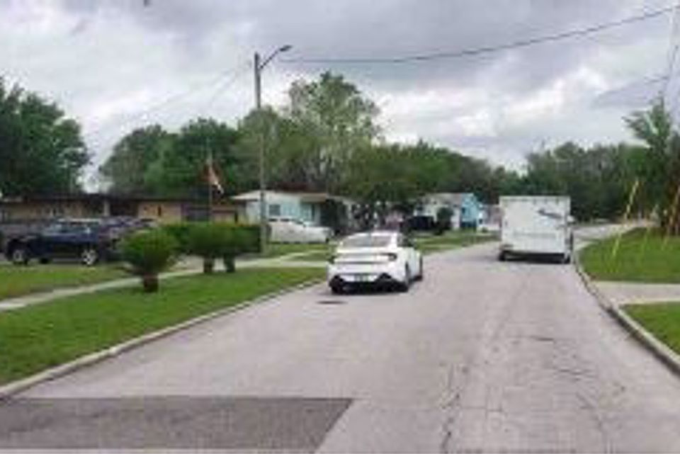 Exterior Neighborhood (street photo)