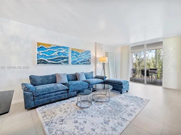3660 NE 166th St APT 307, North Miami Beach, FL 33160