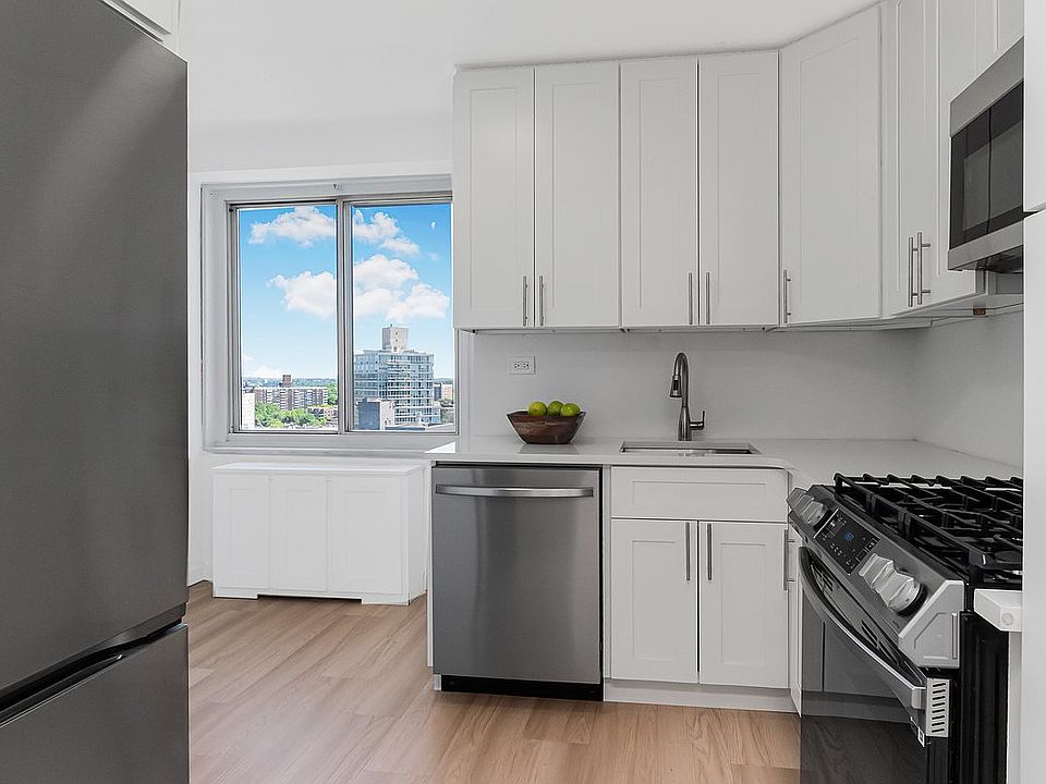 1st image of 3333 Henry Hudson Pkwy APT 21R