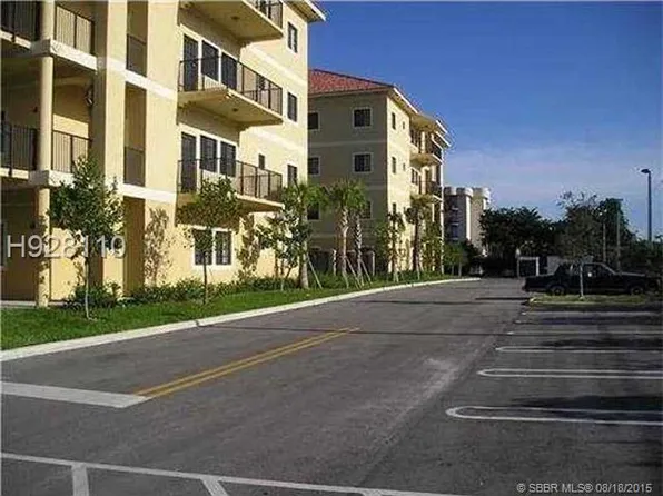 2801 Riverside Dr APT 104, Coral Springs, FL 33065