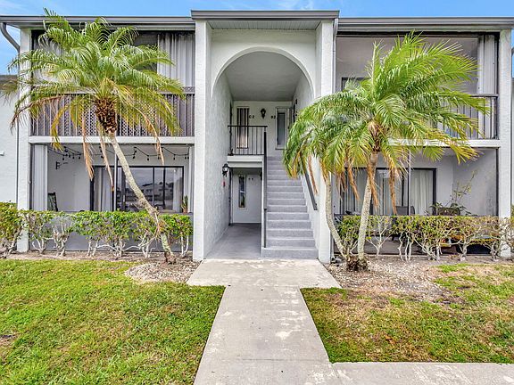 2nd image of 1003 Green Pine Boulevard #C1