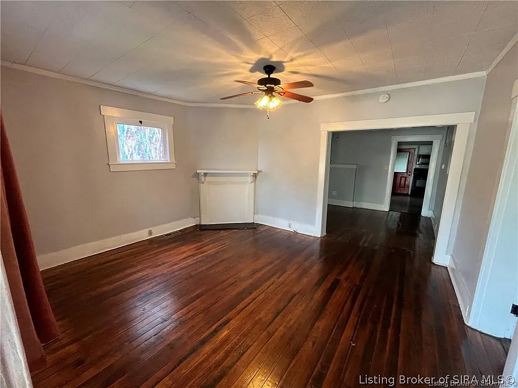 3 bed, 1.0 bath, 1344 sqft, $1,000 — Photo 2