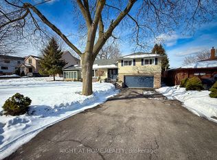 6 Fairhaven Dr, Toronto, ON M9P 2P6