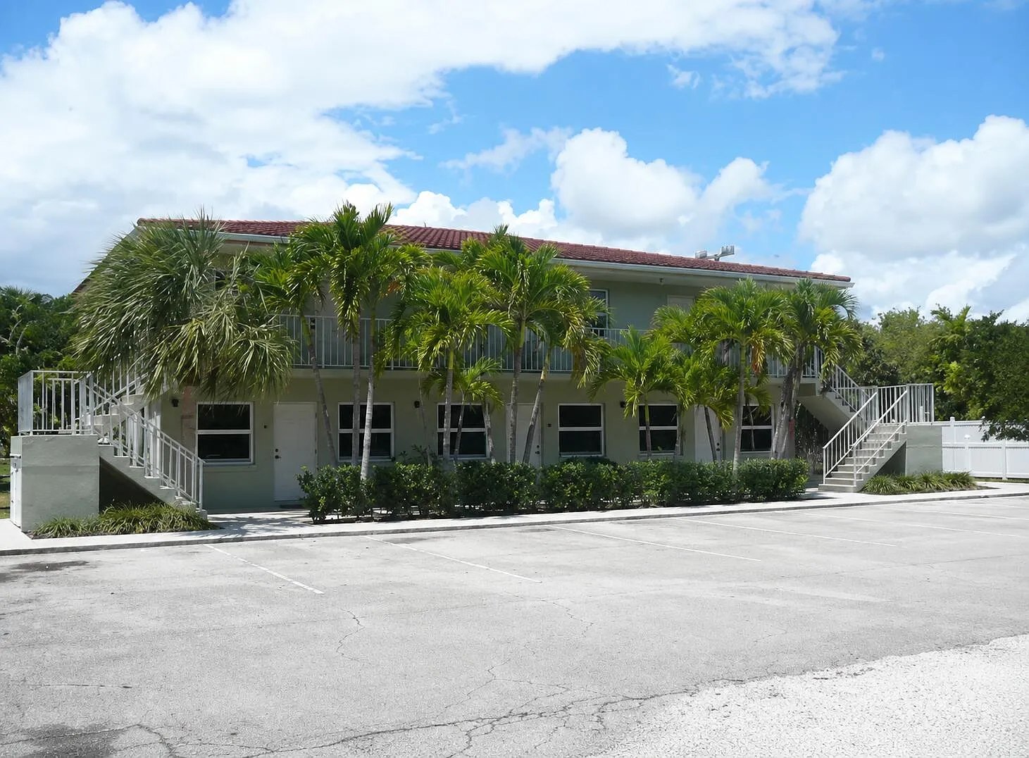 2 bed, 1.0 bath, 975 sqft, $2,200 — Photo 3