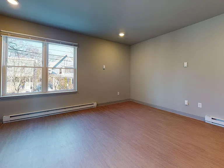 327 W Seneca — Photo 32
