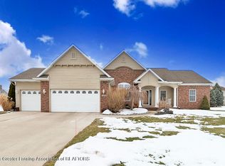 12720 Paradise Dr, Dewitt, MI 48820