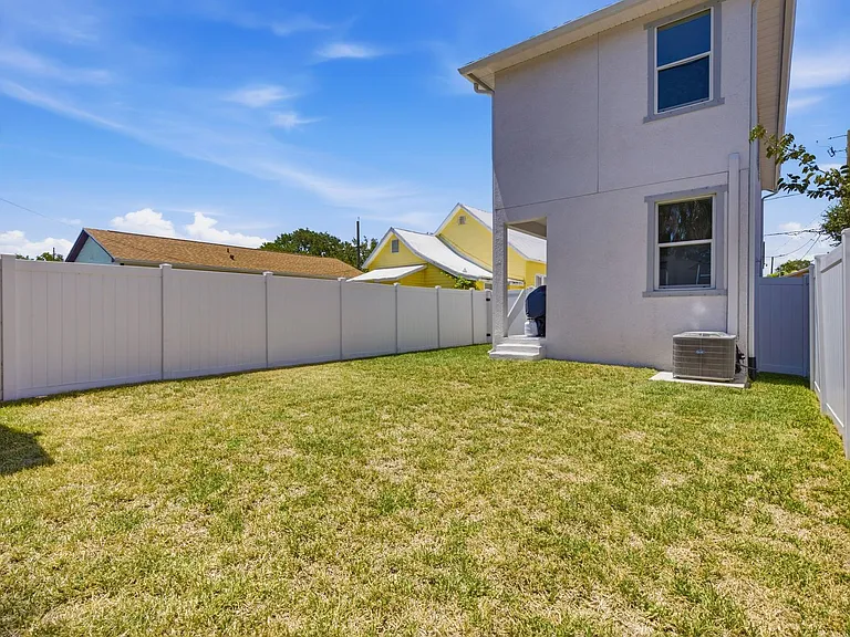 2110 W Palmetto St — Photo 33