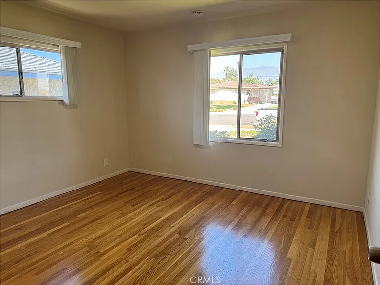 831 W Harvard Pl — Photo 15