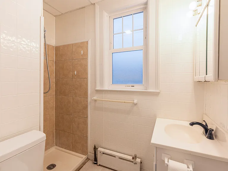 273 Paddock St #12 — Photo 8