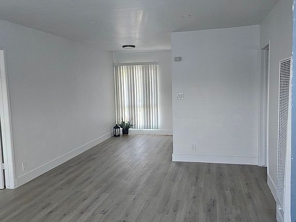 3rd image of 13001 Vanowen St APT 10