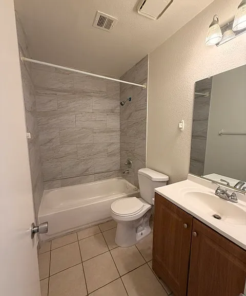 4300 N Lamont St #261 — Photo 6