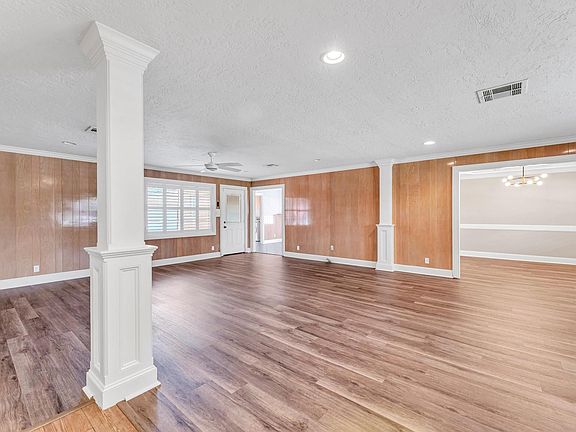 2nd image of 6327 Wynnwood Ln
