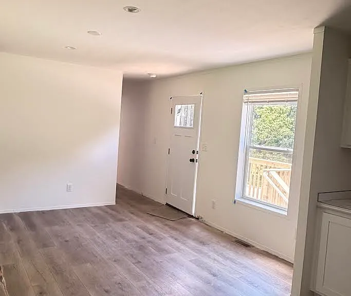 32 Manor Dr — Photo 2