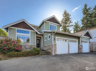 2233 SW 104th St, Seattle, WA 98146