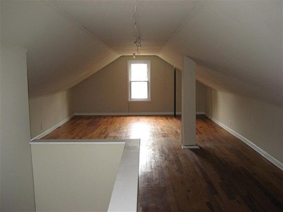 5th image of 801 Howard St