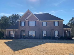 2820 Summerwind Dr SE, Decatur, AL 35603
