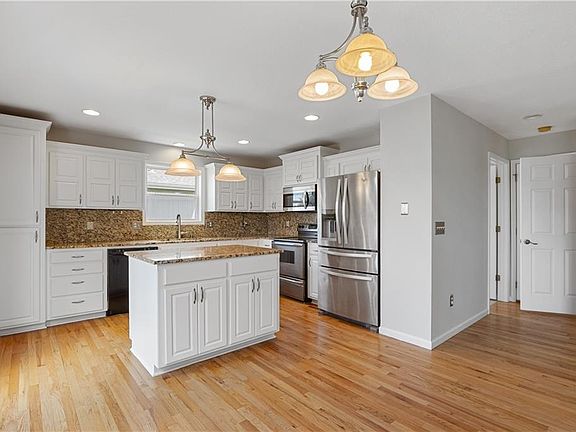 5th image of 250 Rawlings Dr