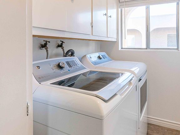 3rd image of 2514 Clairemont Dr Unit 311