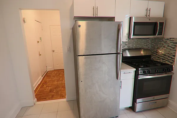 Rented by PMG Real Estate  | media 6