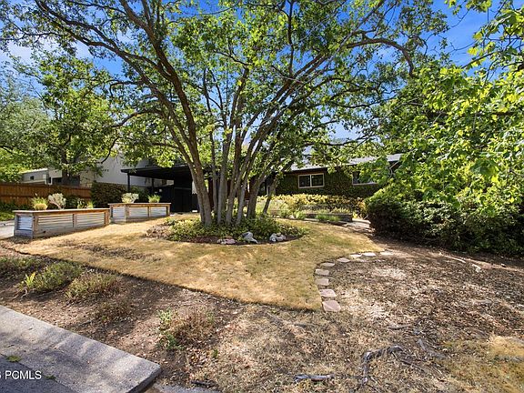 5th image of 2964 E Morgan Dr