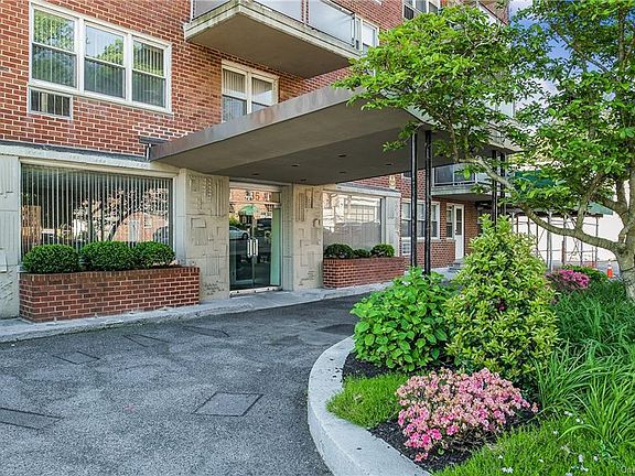 2nd image of 385 McLean Ave APT 10D