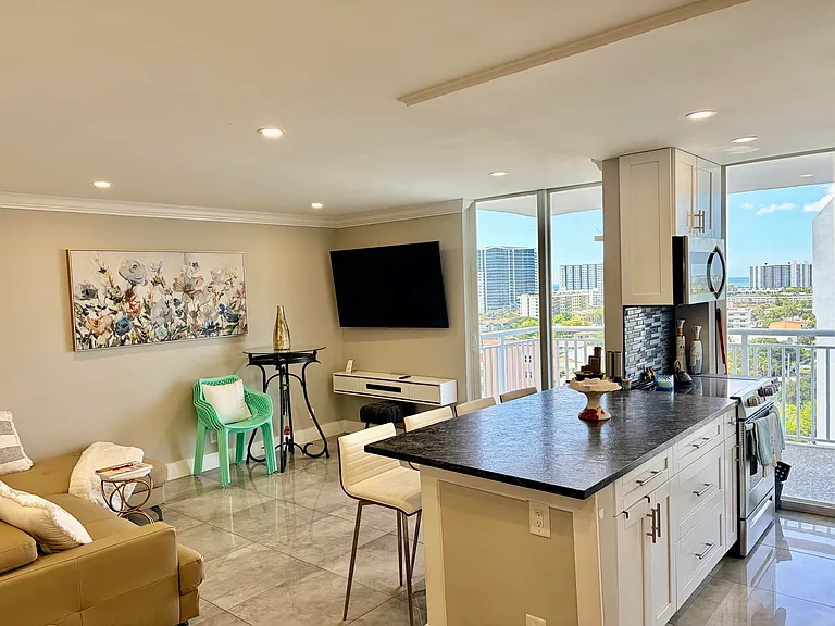 1505 N Riverside Dr #1403 — Photo 9