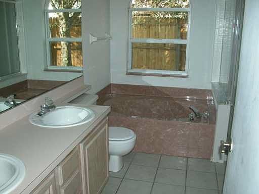 3rd image of 1324 Carpenter Branch Ct
