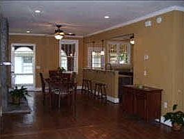 Spacious living/dining room