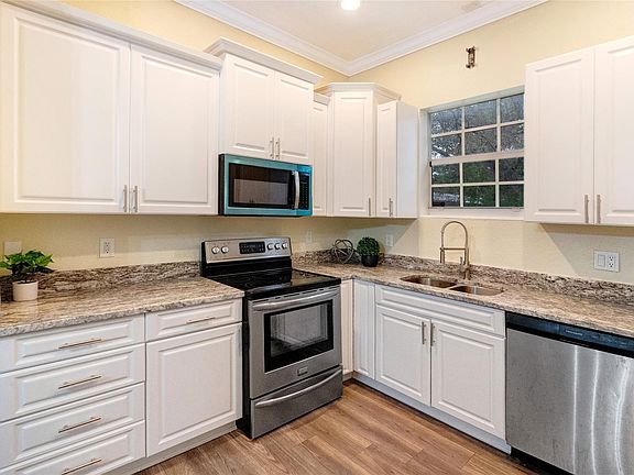 5th image of 504 NW 9th Avenue