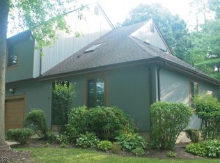 145 Arbor Cir, Basking Ridge, NJ 07920