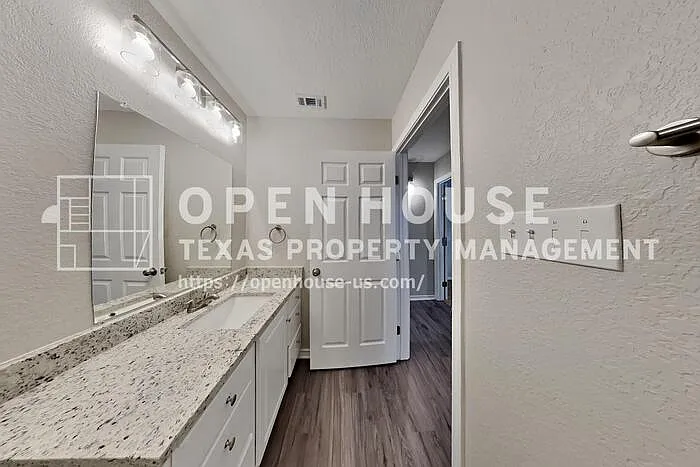 845 Royal Oak Ln — Photo 17