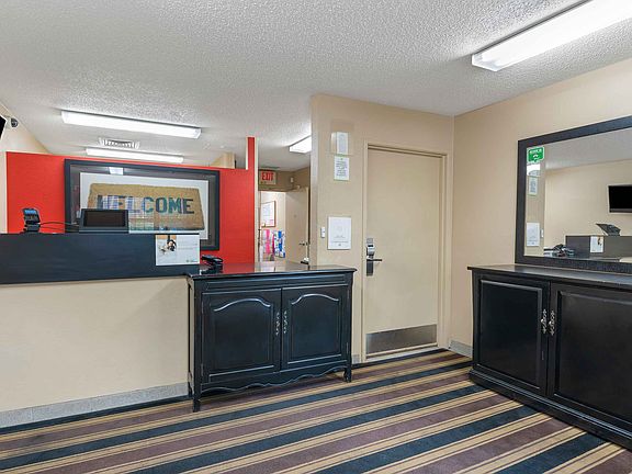 Lobby and Guest Check-in