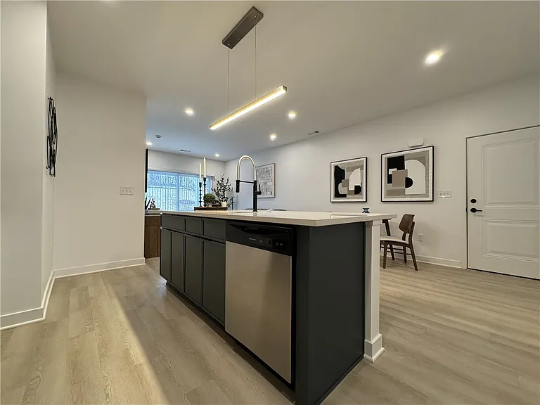 410 Erie Ridge Dr — Photo 6