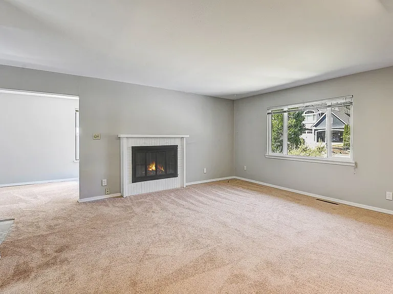10035 NE 28th Pl — Photo 3
