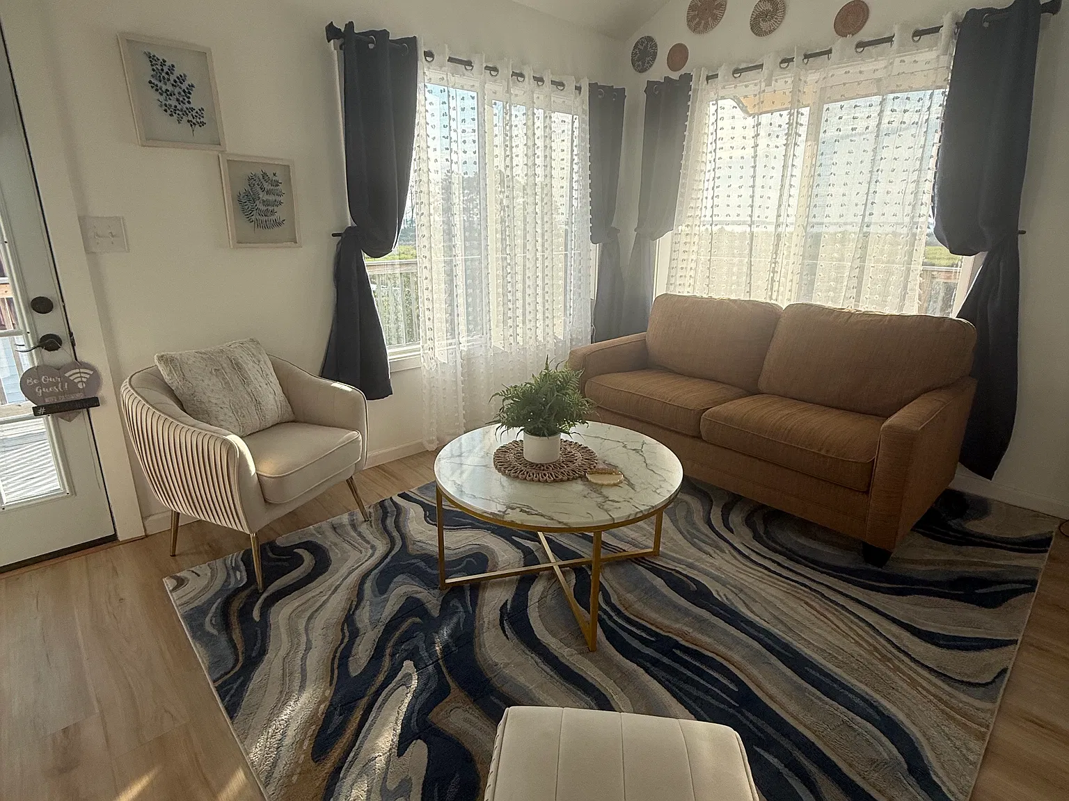 2 bed, 600 sqft, $2,290 — Photo 1