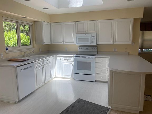 4th image of 630 Cherry Ave