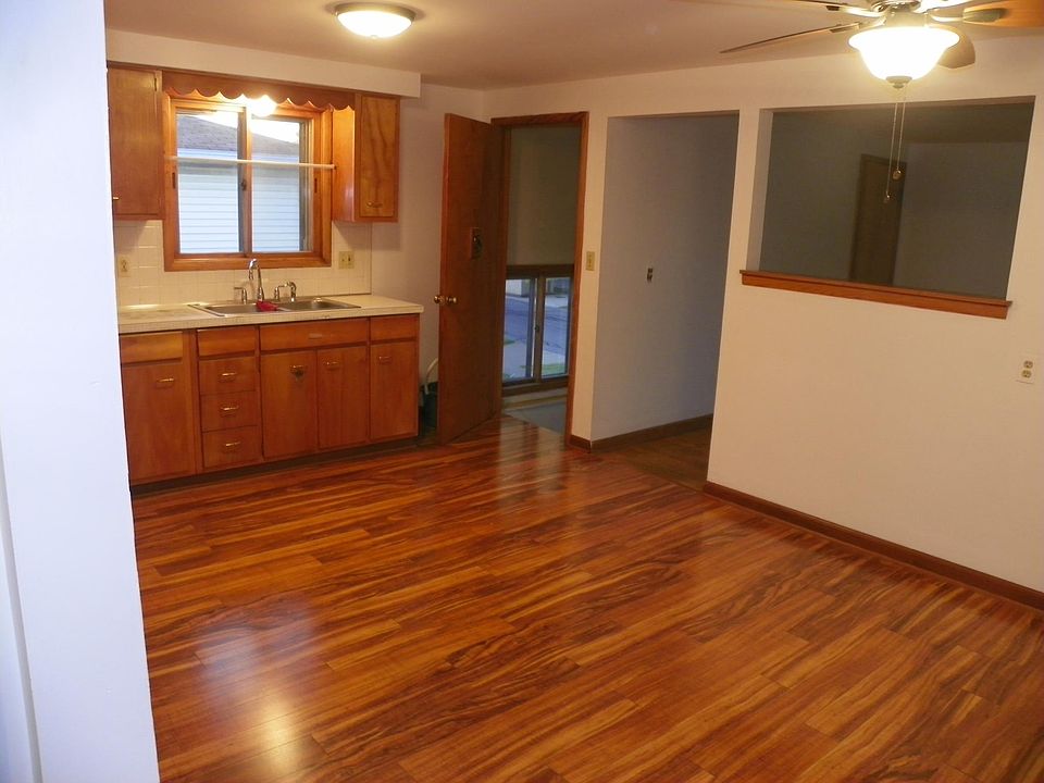 1st image of 13 Fairelm Ln #2