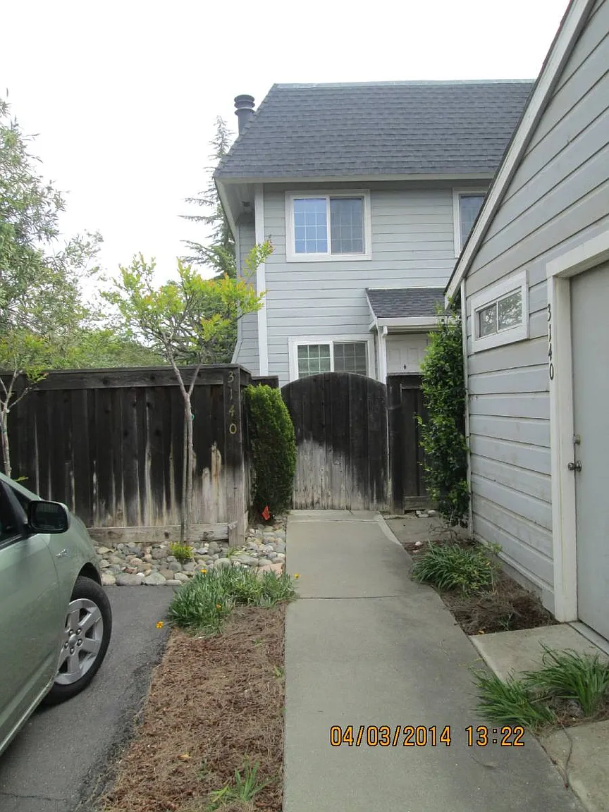 3140 Woods Cir photo 1