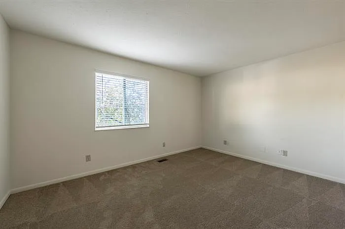 Brandywine Court — Photo 17