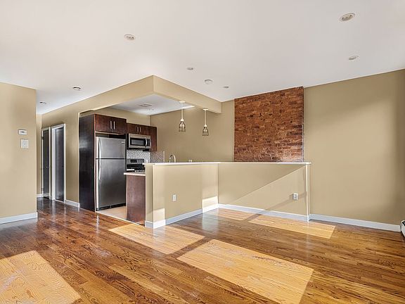 4th image of 637 Halsey St APT 3