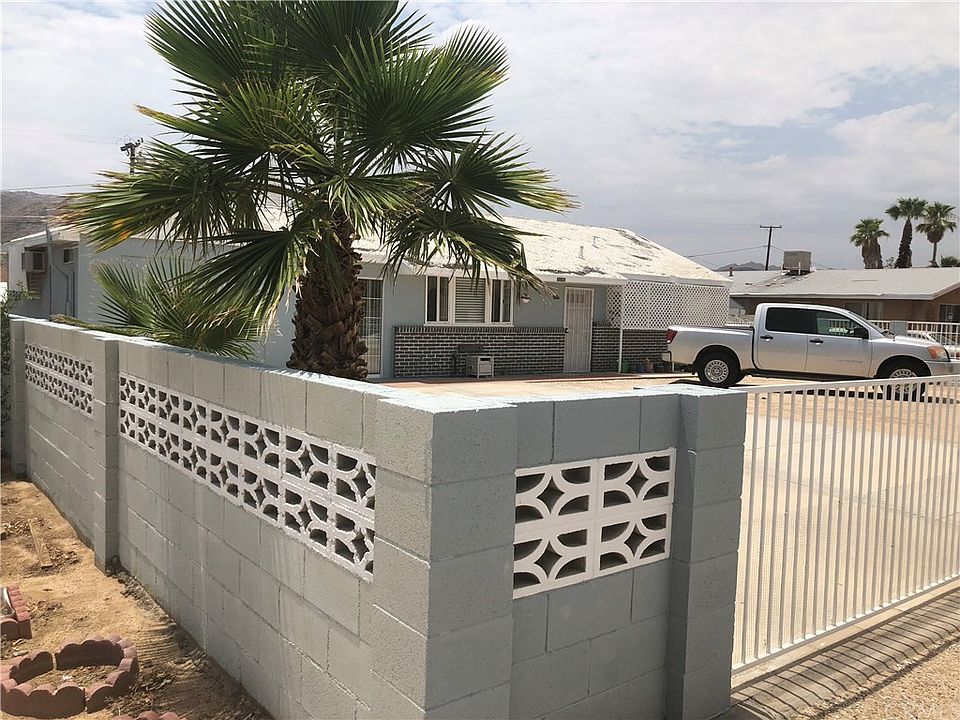 1st image of 72349 Sunnyslope Dr