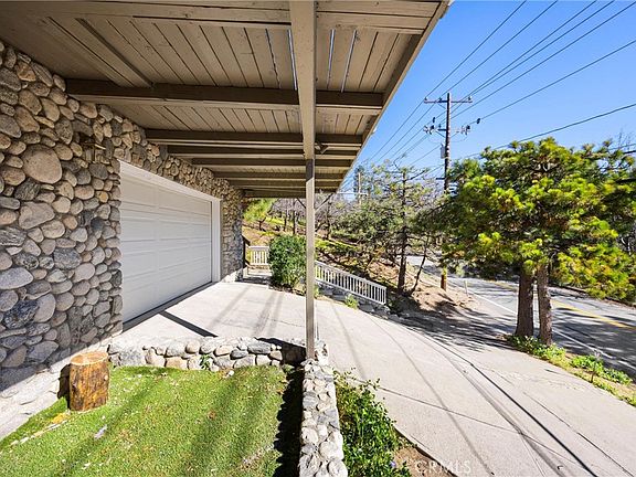 4th image of 1113 Grass Valley Rd