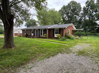 204 Forest Hills Dr, Clarksville, TN 37040