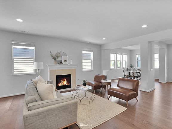 5th image of 4409 30th Dr SE