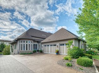 166 Stonebridge Rd, Mendota Heights, MN 55118